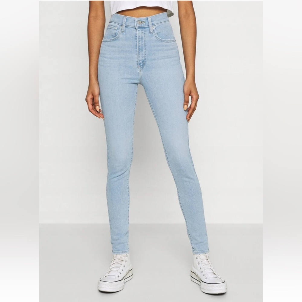 Levi's Women's 720 High Rise Super Skinny Jeans Size 26 x 30.